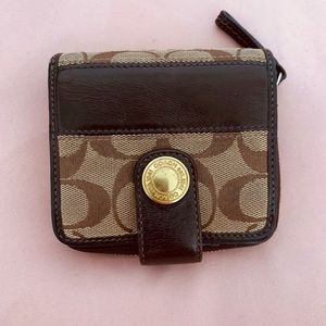 🔥SALE🔥Authentic Coach Signature Bifold Wallet